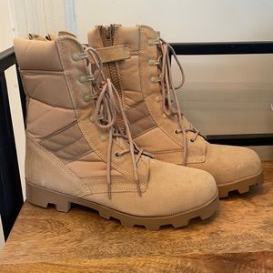 NEW men’s boots sz11.5